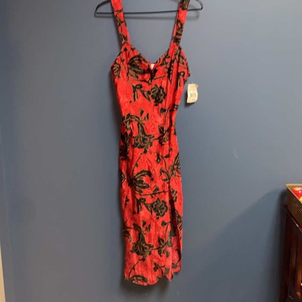 NWT DEADSTOCK EXPRESSIONS CALIFORNIA DYNASTY VINTAGE SIZE MED REDBLACK NIGHTGOWN - Picture 6 of 12